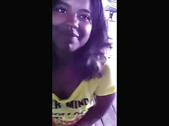 பட் பிளக் கடத்தல்காரர் கோல்டி க்ளோக் ஏடிஎம் செல்கிறார்